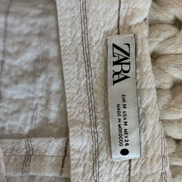 Zara high waisted short skirt. Ruching - Picture 3 of 8